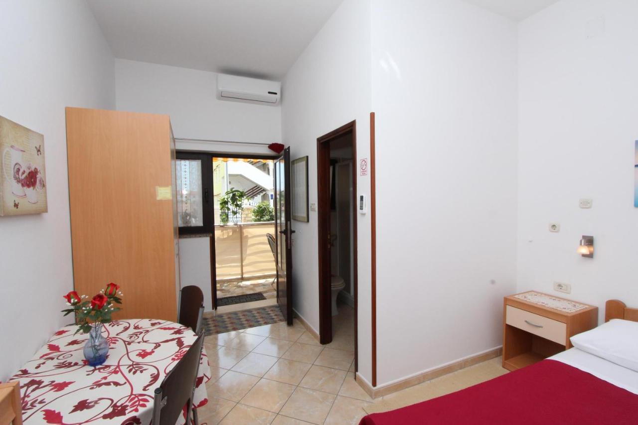 Room And Apartment Lea Rovinj Quarto foto